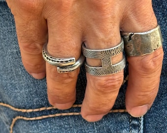Anelli da uomo regolabili placcati in argento in stile tribale geometrico martellato rustico