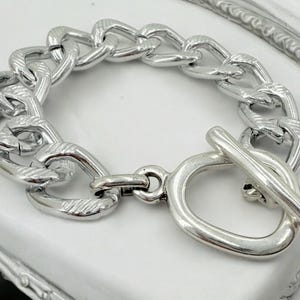 Toggle dikke zilveren kettingarmband, volumineuze armband, gewaagde schakelarmband, zilveren schakelarmband, cadeau voor zus, uno de 50-stijl