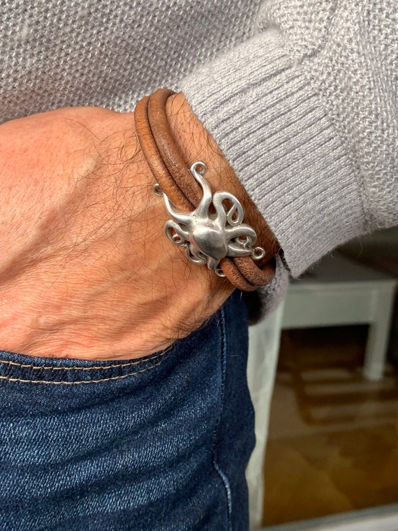 Men's Bespoke Leather Bracelet in Sterling Silver | Streten