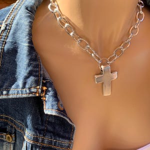 Chunky Aluminum Chain Necklace: Silver Cross Pendant, Lightweight Bold Statement