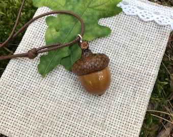 Acorn pendant / Real acorn necklace / Ecostyle necklace / British necklace / Plant acorn pendant / Botanical pendant.