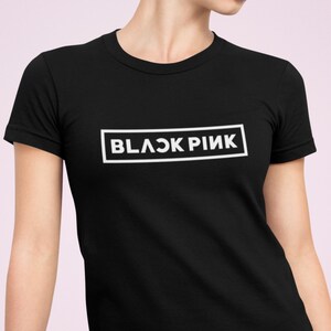 BLACKPINK ソウルコン ROUND LOGO T-SHIRT 61W6YMQ3ewL._AC_SY350_QL65_.jpg