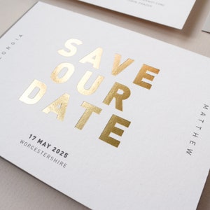 Carte d'invitation réservez une date en feuille d'or pour mariage