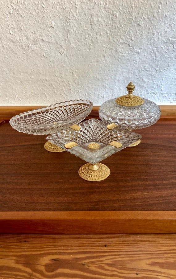 Three-piece gold crystal glass set.