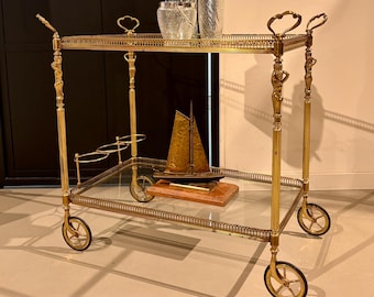 Carrito de bar neoclásico francés de latón con bandeja extraíble.