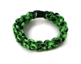 Green Paracord Bracelet: Macrame Rope Survival Bracelet