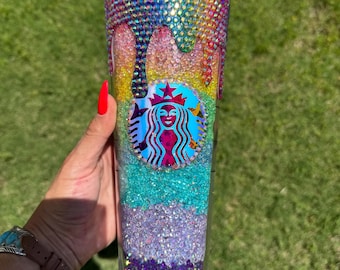 Goteo de diamantes de imitación de doble arcoíris con vaso lleno de arcoíris