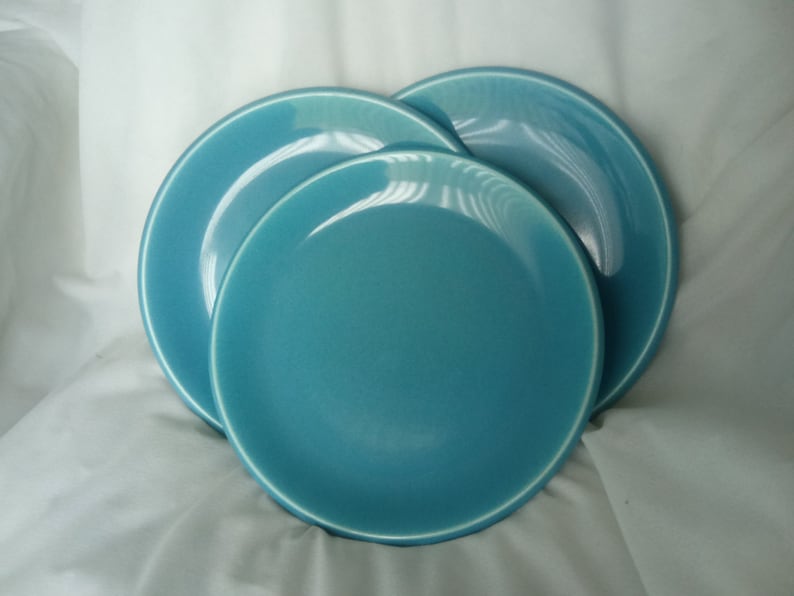 3 EPICURE DINNER PLATES from Homer Laughlin 1014 inch art deco