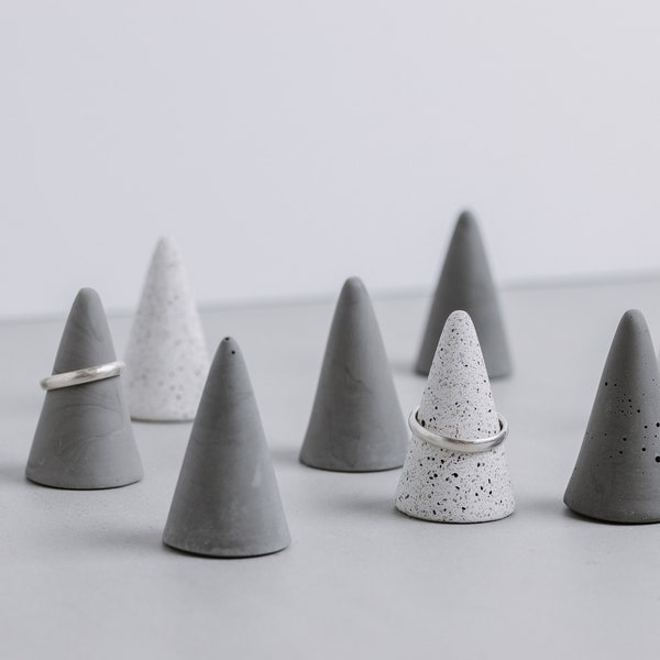 Set of 3 Concrete Cone Ring Holder | Jewellery Jesmonite Dish | Oval Concrete Jesmonite Tray | Cement Ring Stand | Modern Concrete Ring /