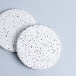 Set of 2 Concrete Terrazzo Coasters Cup / Mug Handmade Concrete Coaster Circle Jesmonite Modern Cup Coasters Beton Decor image 5