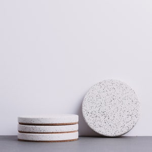 Set of 2 Concrete Terrazzo Coasters Cup / Mug Handmade Concrete Coaster Circle Jesmonite Modern Cup Coasters Beton Decor image 1