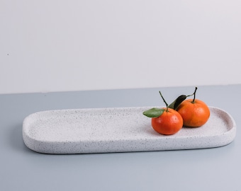 Grote ovale betonnen dienblad, decoratieve plaat met marmereffect, moderne grijze trinketschaal, minimalistisch dienblad, industrieel interieurcadeau