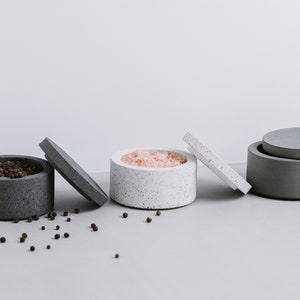 Concrete Jesmonite Salt and Pepper Pot | Cement Salt Pinch Bowl | Grey/White/Graphite Kitchen Storage Dishes | Concrete Salt or Pepper Bowl