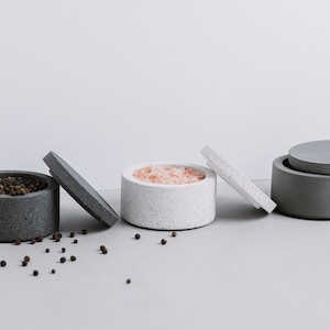 Concrete Jesmonite Salt and Pepper Pot | Cement Salt Pinch Bowl | Grey/White/Graphite Kitchen Storage Dishes | Concrete Salt or Pepper Bowl