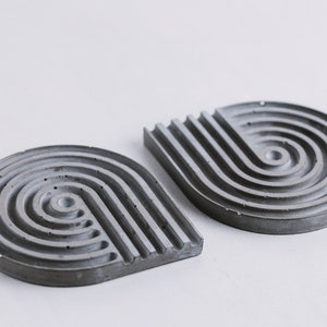 Set of 2 Concrete Handmade Coasters | Cup / Mug Concrete Jesmonite Mat |  Cement Modern Coaster |  Mug / Cup Holder