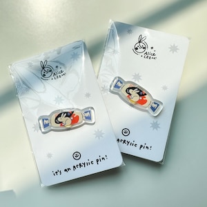 Pin acrílico de caramelo de conejo blanco / Pins de aperitivos chinos kawaii / Accesorios de comida asiática