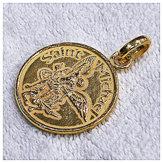 St michael pendant australia deals