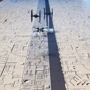Tappetino antiscivolo Death Star Trench Run perfetto per lo scenario della Battaglia di Yavin di Star Wars X-Wing