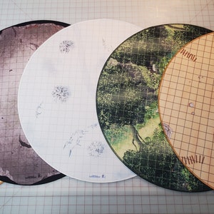 24" diameter Ultimate Dungeon Terrain voor RPG's MEERDERE DESIGNS Set F - avontuur wacht op pakket Geschikt voor droog/nat wissen