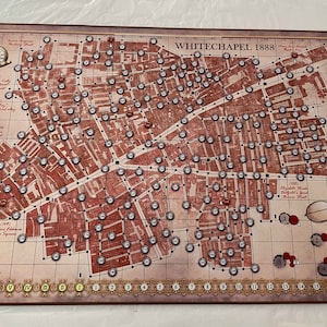 Alfombrilla GripMat de 24" x 36" con letras de Whitechapel y misterios de Whitehall con bordes cosidos Actualización no oficial