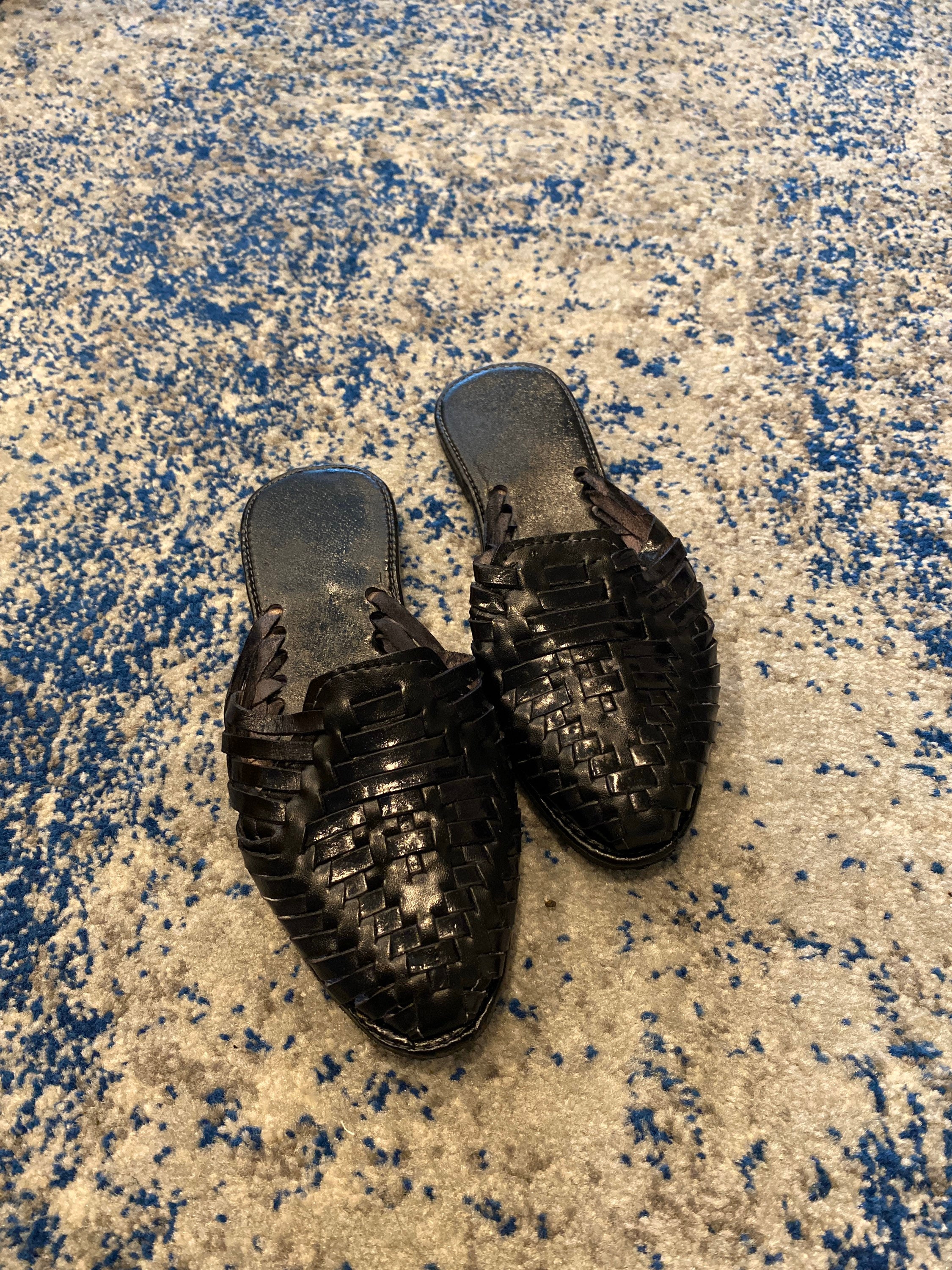 womens black huraches