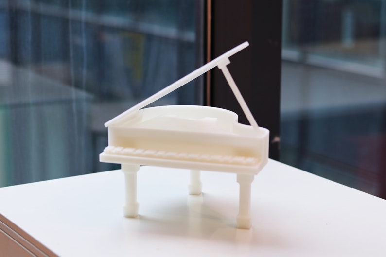 White 3D Printed Piano Table Desktop Decorative Ornament
