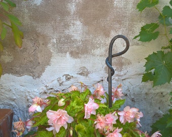Small decorative stick with forged loop, for flowerpot and garden