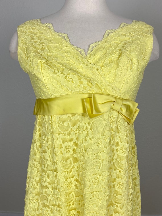 Size XS | Vintage 1960s 60s Yellow Sleeveless Lac… - image 3