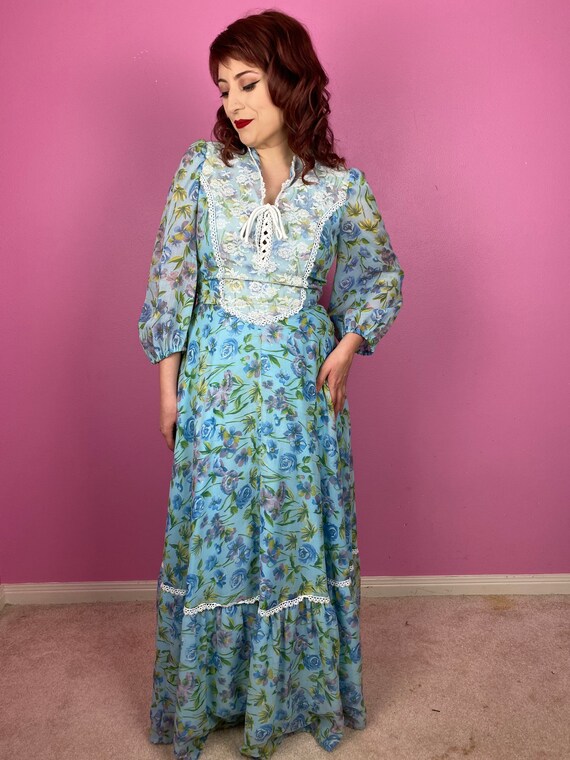 Vintage 1970s 70s Blue Floral 3/4 Sleeve Cottage … - image 4