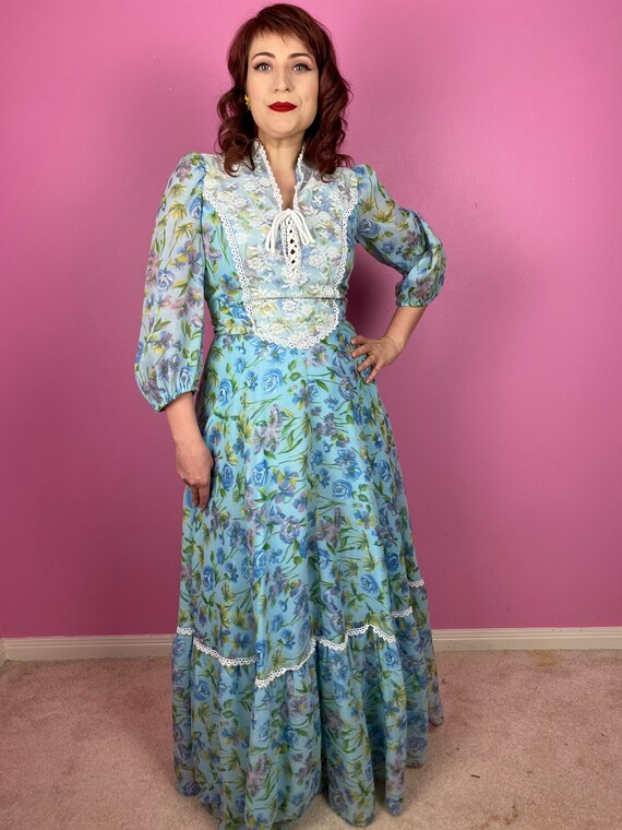 Vintage 1970s 70s Blue Floral 3/4 Sleeve Cottage … - image 3