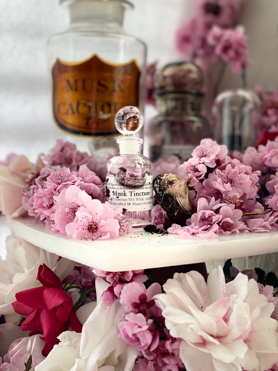 Moschus white musk sales