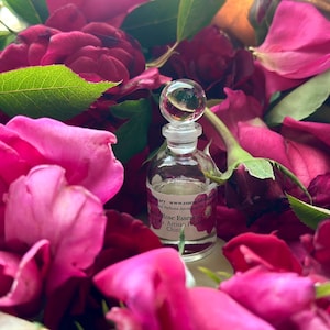 Rose Essential Oil Rosa rugosa China Rare Rose Essential Oil Natural Perfume 