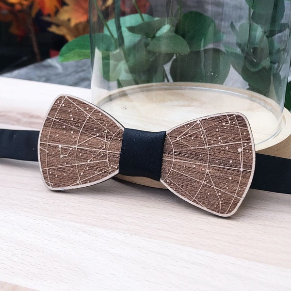 Pajarita de madera COSMOS / Grabado en madera Okoumé / 15 patrones de tela / Accesorio personalizable / Traje de boda / Astronomía