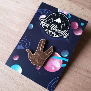 Hallo Vulcan houten pin / 29 x 32 mm / gegraveerde houten badge / Star Trek / Geek