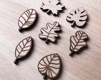 Wood Leaf Theme Badge / Engraved wood pin's / Nature / Leaf / Tree - Flower