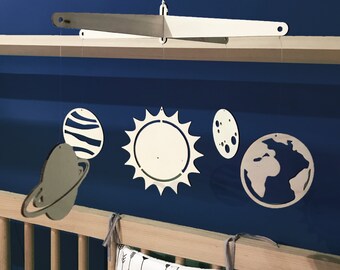 Mobile Planeten aus Holz / Dekorationsraum Kind & Baby