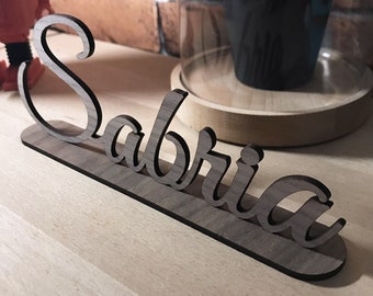 First name on wooden base / Size S / 10 wood finishes / 12 typographies / Baby & child room decoration / Birthday / Wedding