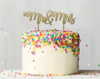 Cake Topper Mr and Mrs in wood or acrylic / Wedding / Cake decoration / Lettering in wood or color / Gift