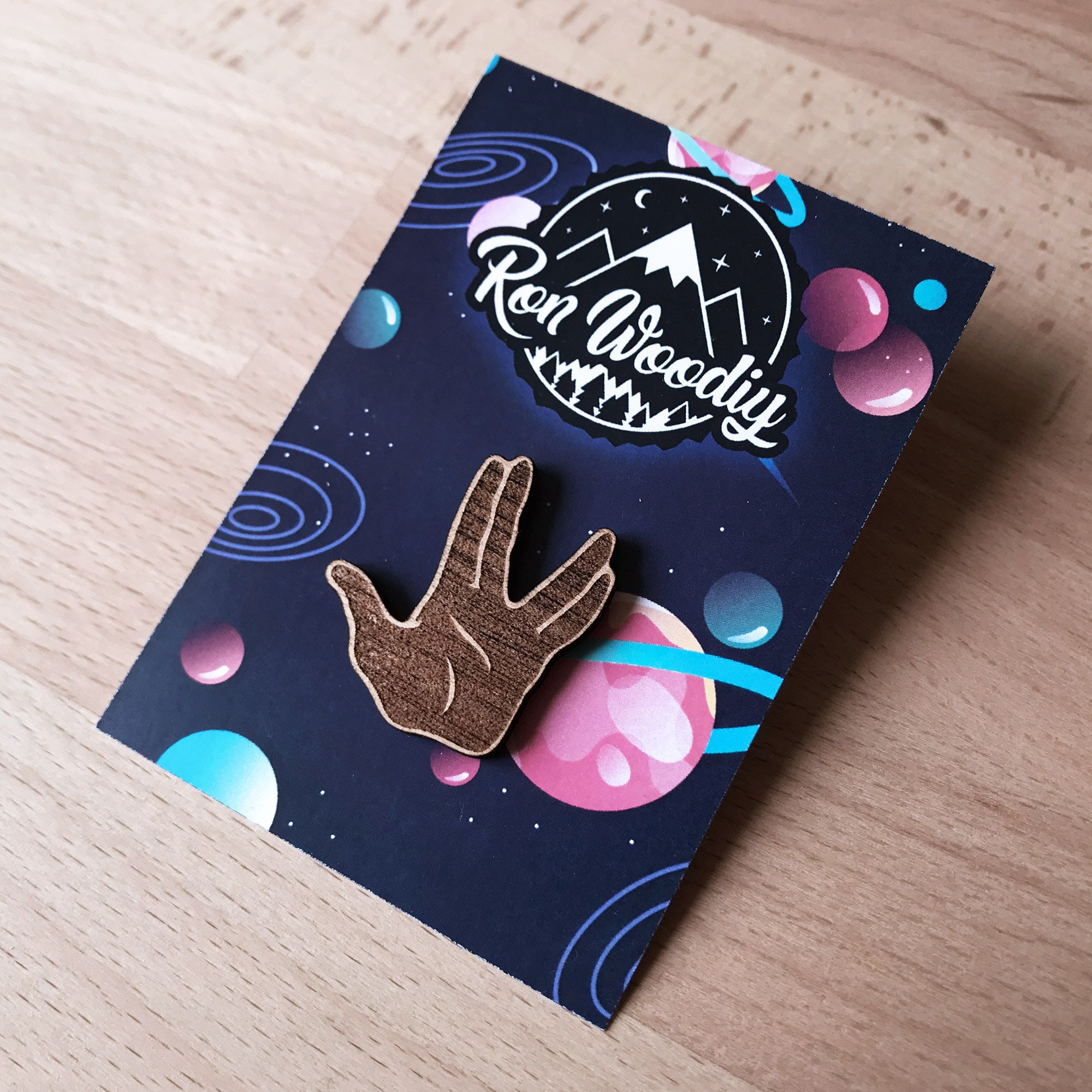 Star Trek Insignia Pin Badge Ally Brooch Pride Gay Lapel LGBTQ+ Queer Rainbow - Foto 12