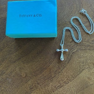 Tiffany & Co Sterling Silver Elsa Peretti Cross Necklace – QUEEN MAY