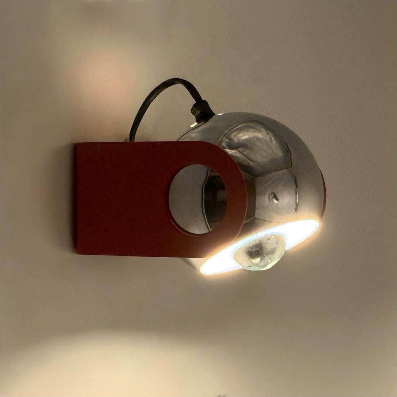 ヴィンテージ スペースエイジ アイボール ランプ：レッド＆クローム