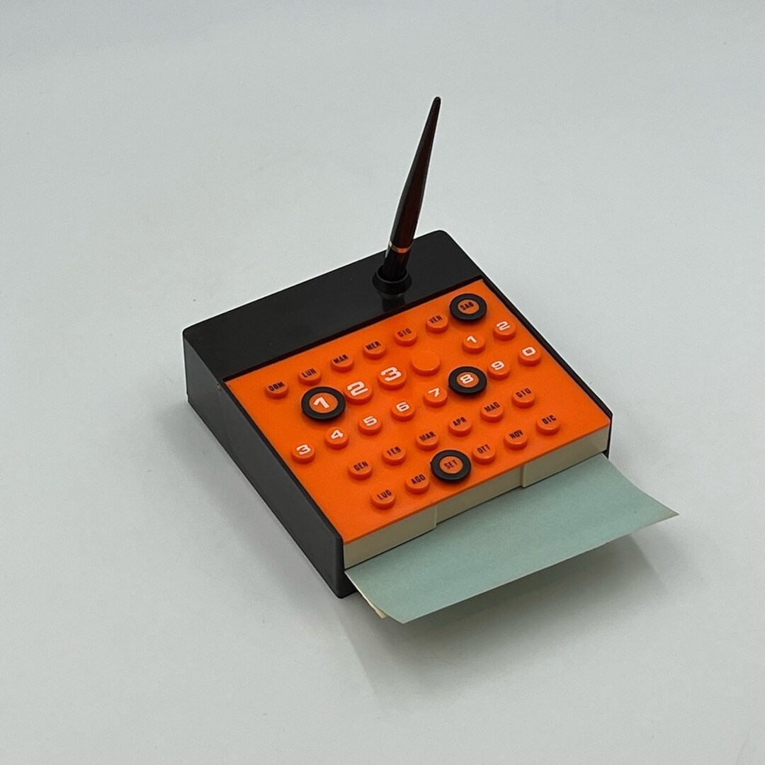 incredible-desk-calendar-vintage-perpetual-calendar-space-age-70s
