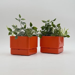 Vintage Orange Plastic Planters: 1970s Italian Design - Vastill by Nena Balsari
