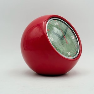 Vintage Red Orb Table Clock: Italian Space Age Decor, 1970s