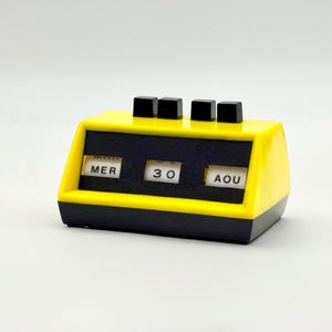 French Perpetual Calendar 1970s in Lemon Yellow Plastic Retro Desk Accessory