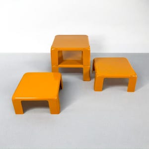 Senfgelbe Satztische 4 Gatti von Mario Bellini für C&B Italia – Vintage 60s italienisches Design stapelbare Kunstharz-Möbel