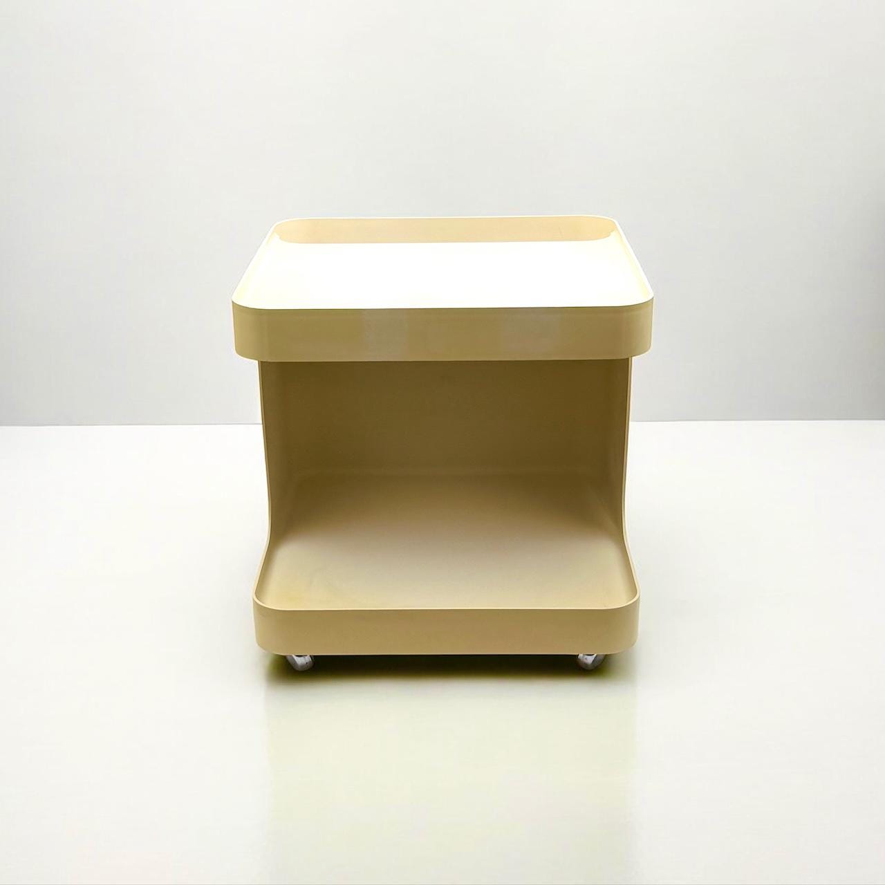 希少な70年代のバーカート：イタリアのモダニスト風ローリングトロリー