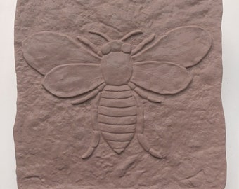 NEW! Bee Steppingstone Garden Art Flower Rustic Insect