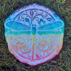 Verouderde Dragonfly Steppingstone Rainbow