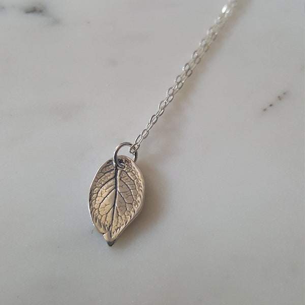 Leaf necklace, Simple necklace, small leaf, Small leaf necklace, nature lover, dainty necklace, sterling silver necklace,Winterwolfiesilver